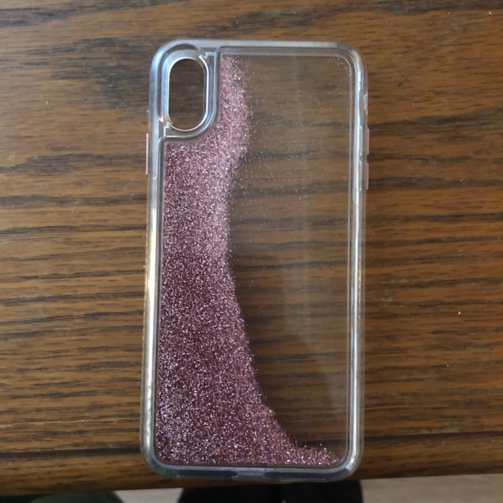iPhone XR glitter in water case 💗.